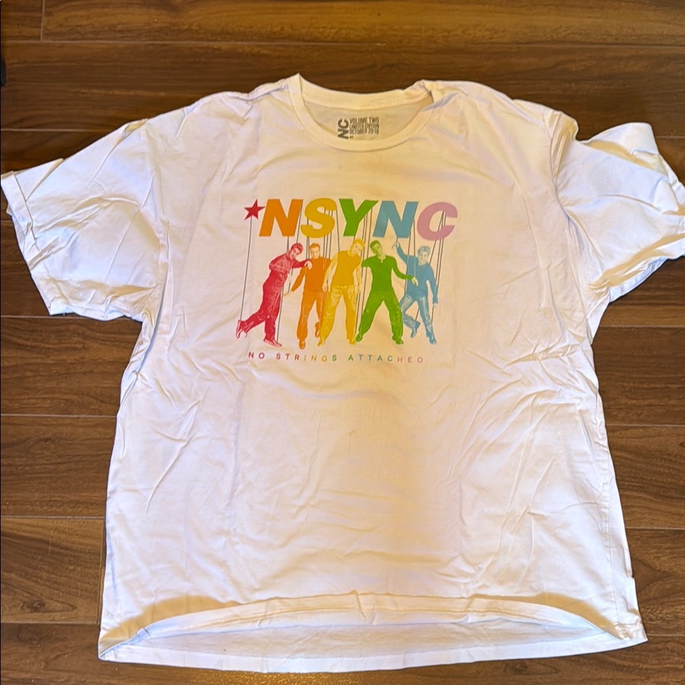 *NSYNC limited edition No Strings Attached t shirt